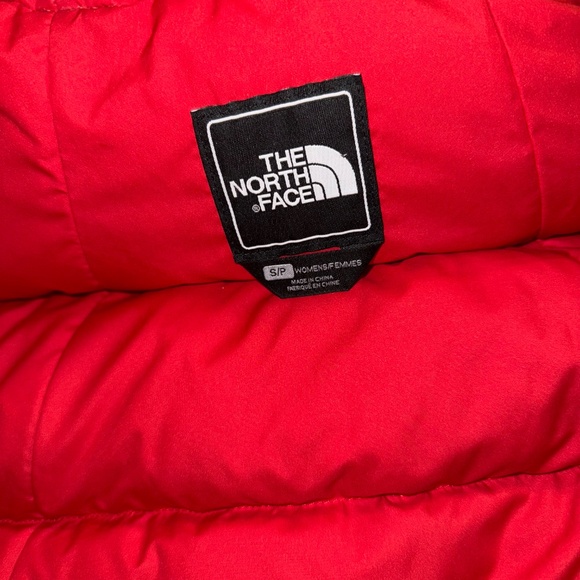 The North Face Women’s size small red park jacket - Picture 14 of 15